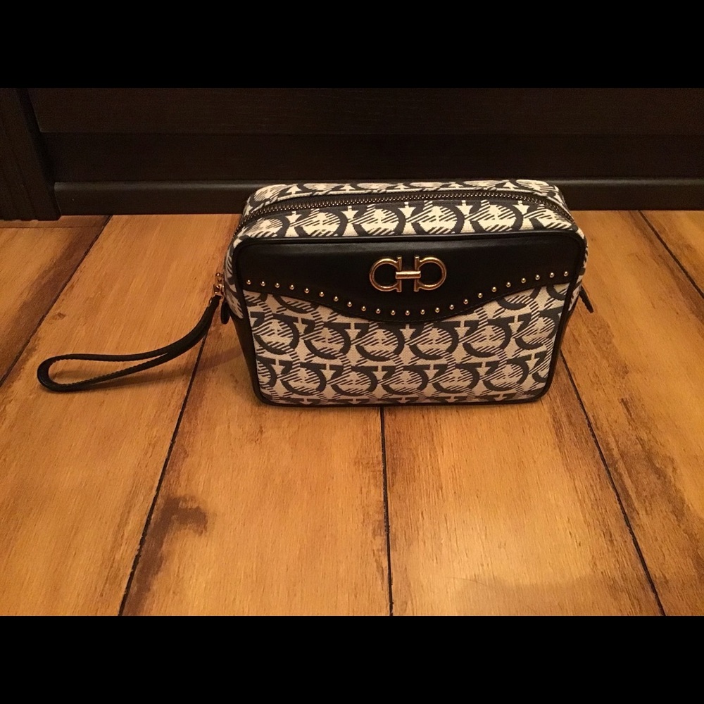 Salvatore Ferragamo pouch/clutch